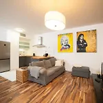 Viktoria - Castle View - Free Parking Apartmán *
