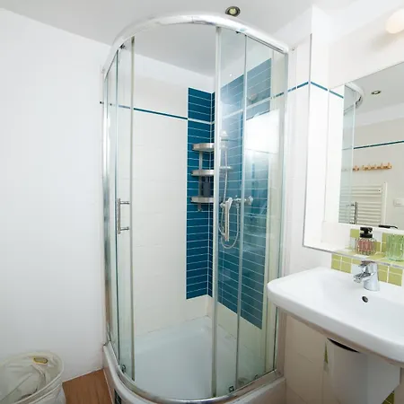 Viktoria - Castle View - Free Parking Apartmán