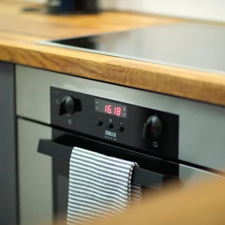 Viktoria - Castle View - Free Parking Apartman *