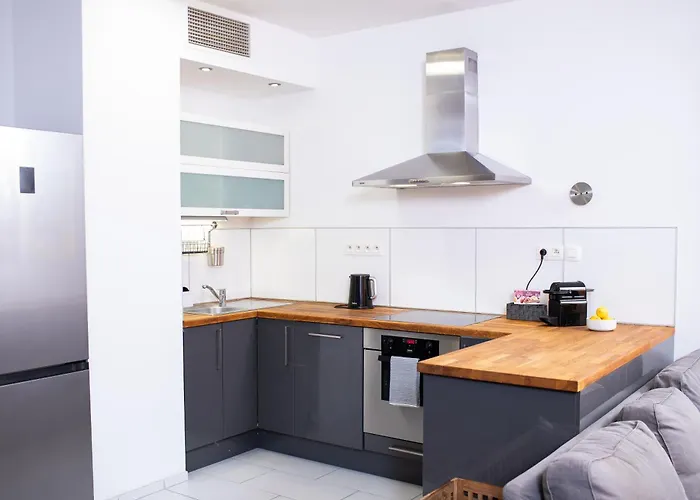 Viktoria - Castle View - Free Parking Apartament